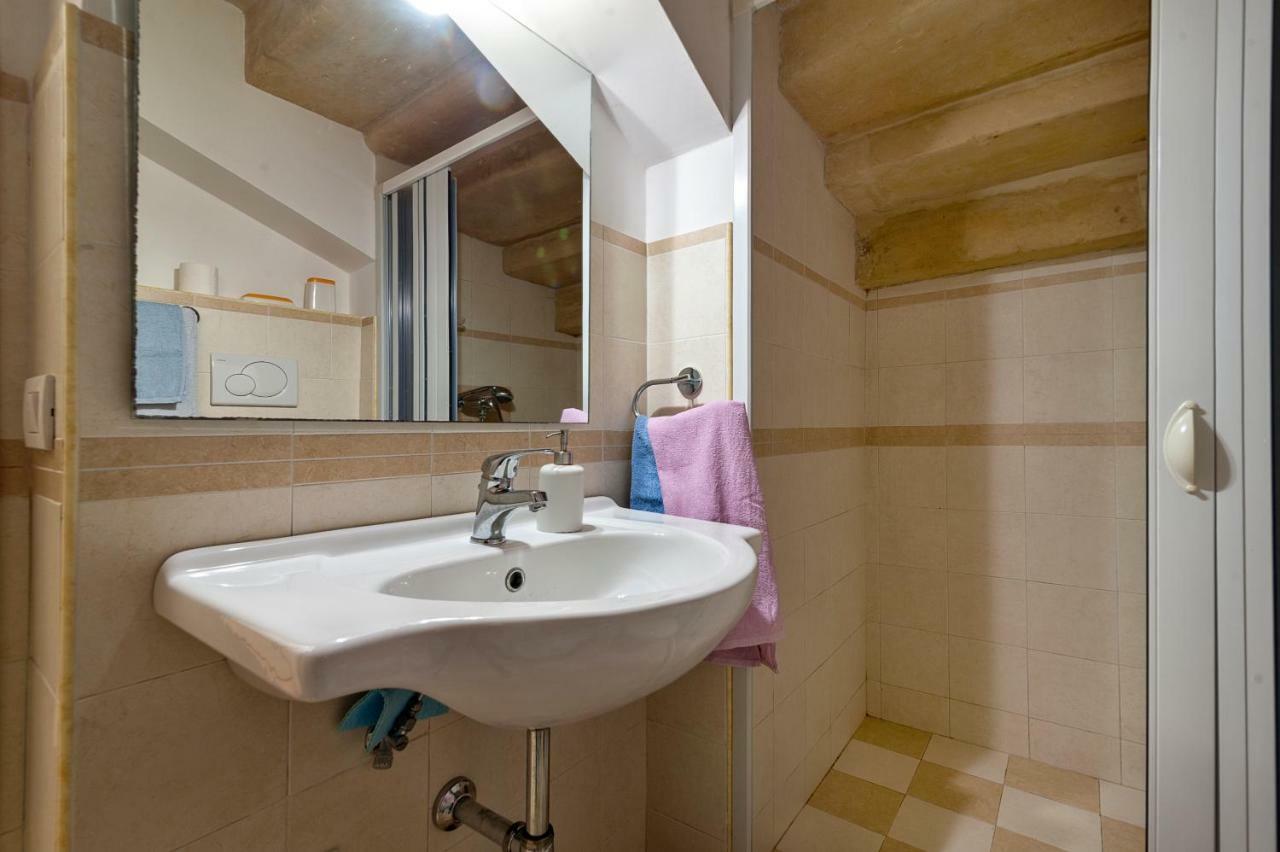 Dimora Dei Baroni Apartment Lecce Exterior photo